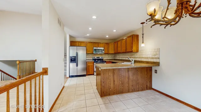 $289,900 | 542 Silver Aspen Circle, Crystal Lake, IL 60014