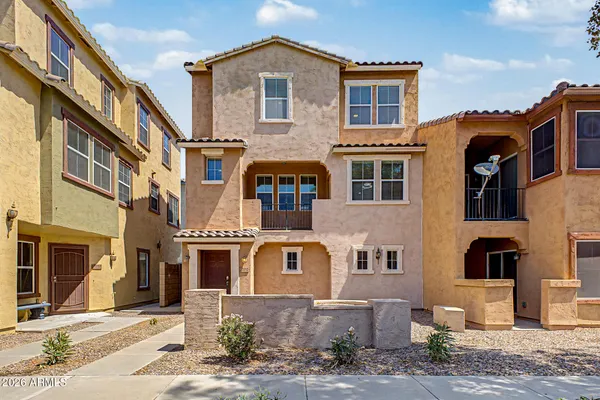 $300,000 | 2012 North 78th Glen, Phoenix, AZ 85035