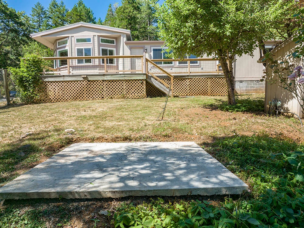 787 Winona Road Grants Pass, OR 97526 - Photo 33 of 54 34