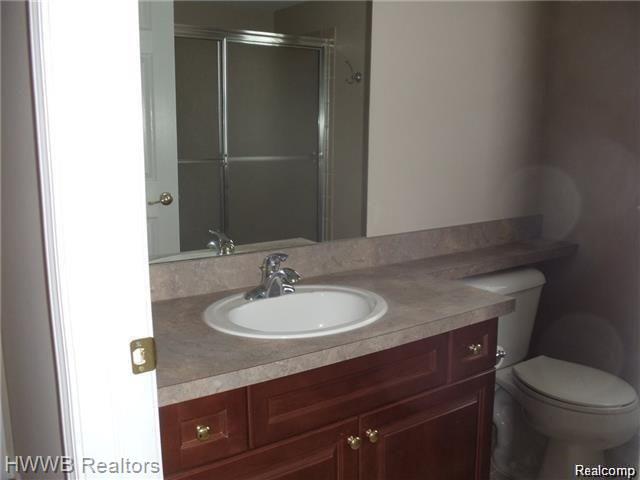 3561 Tremonte Circle, Unit 22 Rochester, MI 48306 - Photo 9 of 15