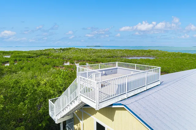 a view of porch and patio