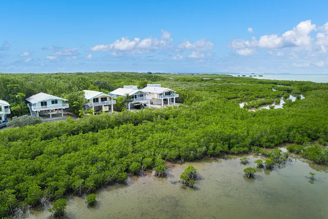 $950,000 | 116 South Drive, Key Largo, FL 33037