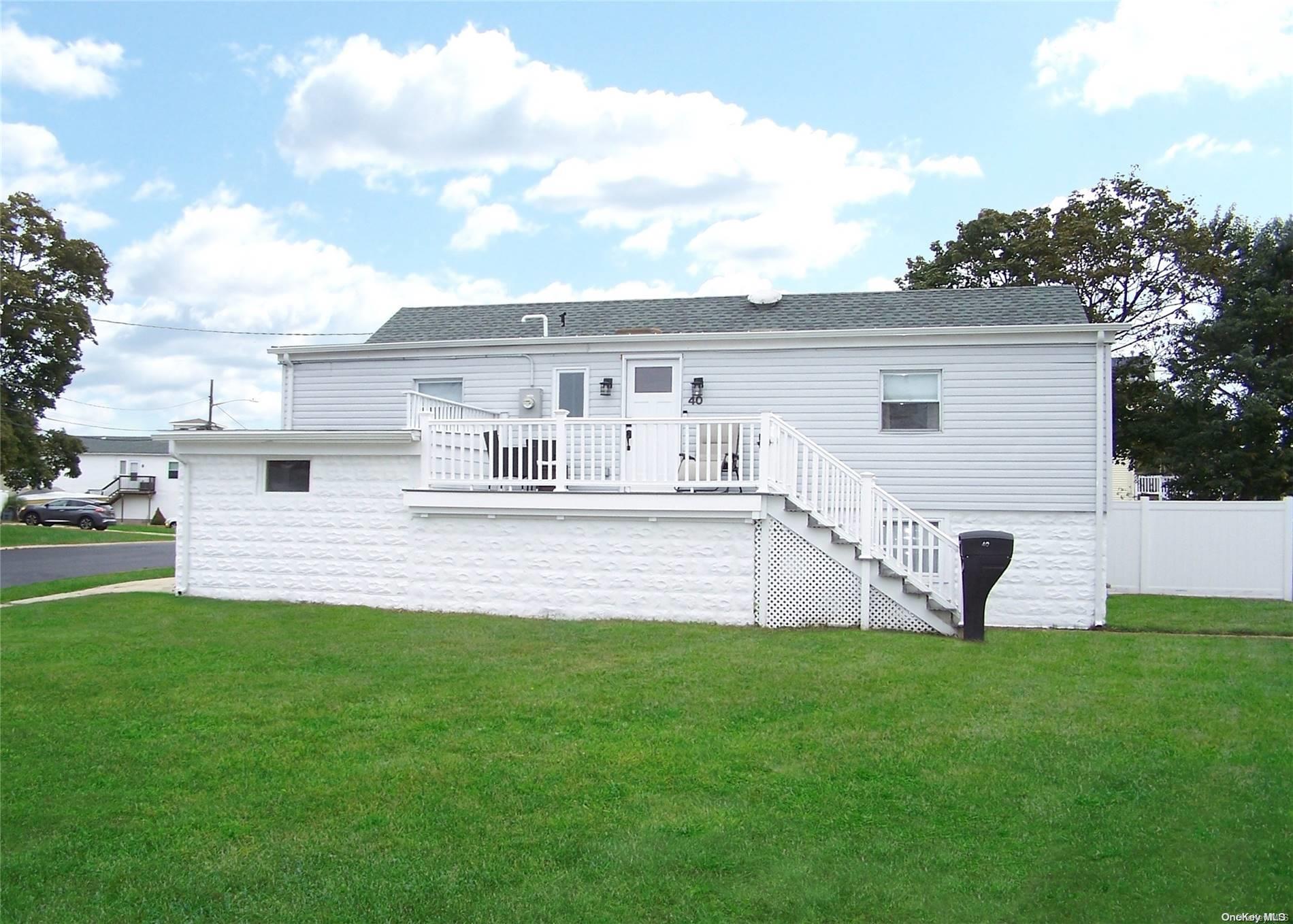 40 East Santa Barbara Road Lindenhurst, NY 11757 - Photo 1 of 1 Diamond Raised Ranch