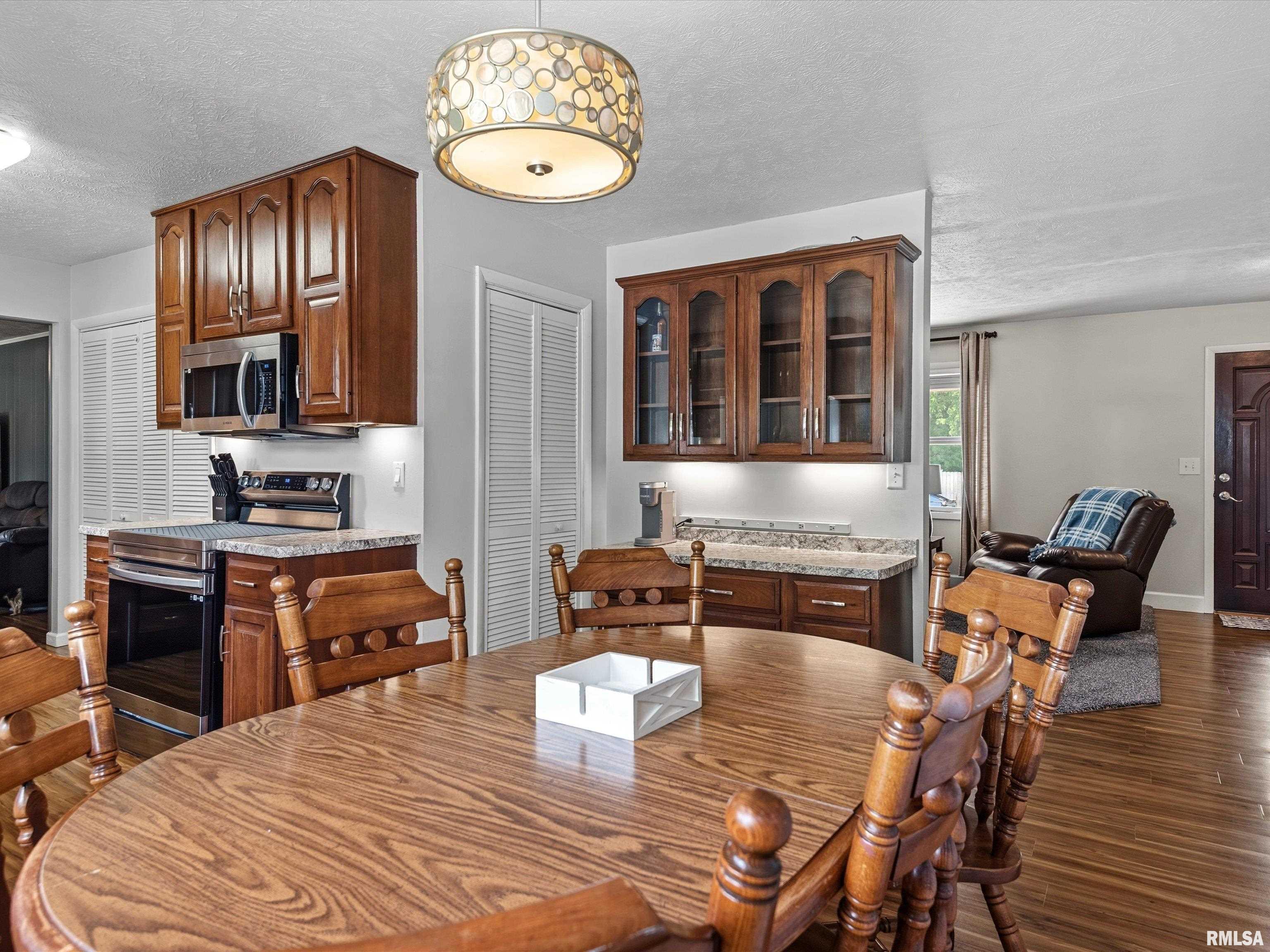 41 Guinevere Drive Rochester, IL 62563 - Photo 9 of 37