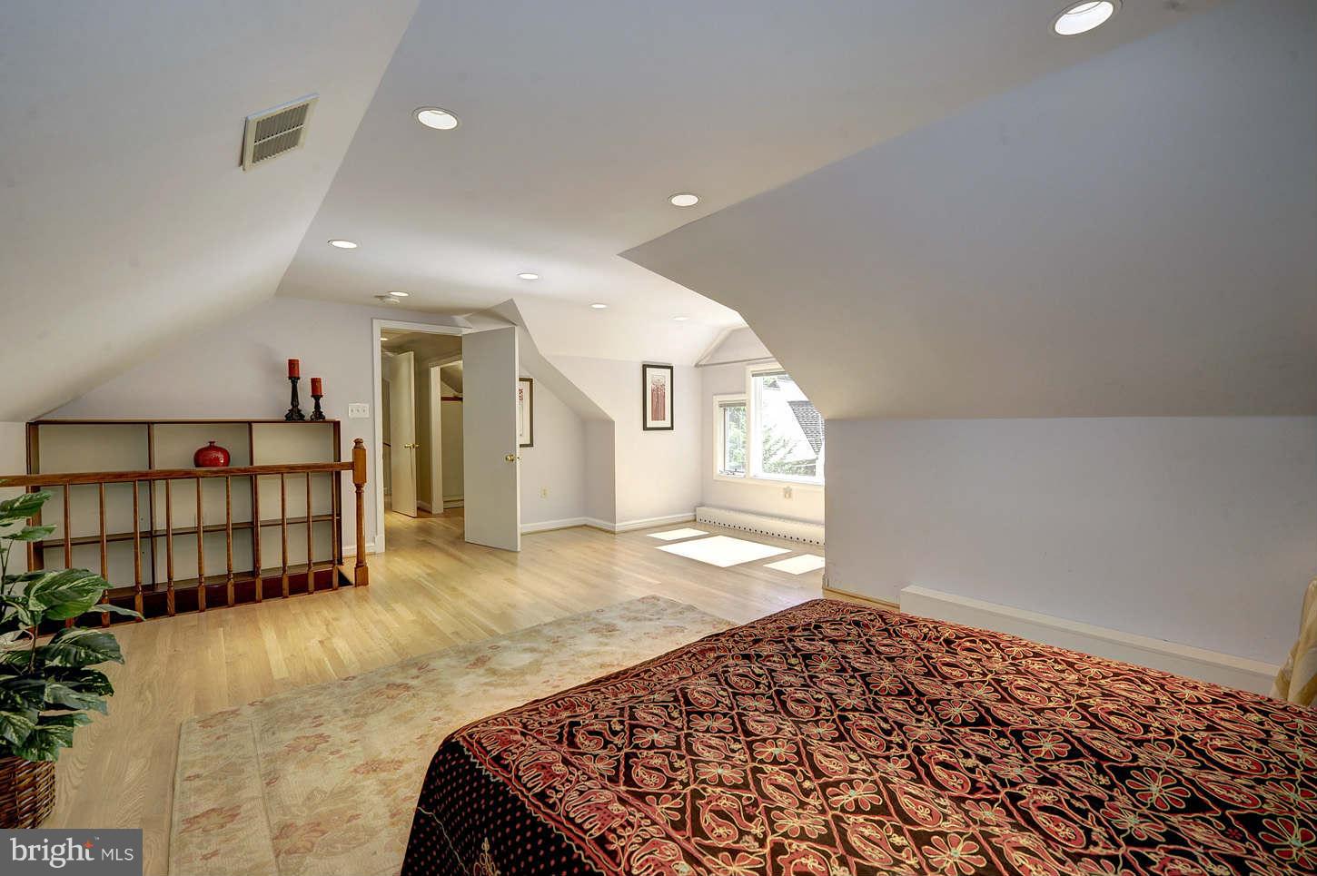 6870 Churchill Road McLean, VA 22101 - Photo 18 of 30 Bedroom (Master)