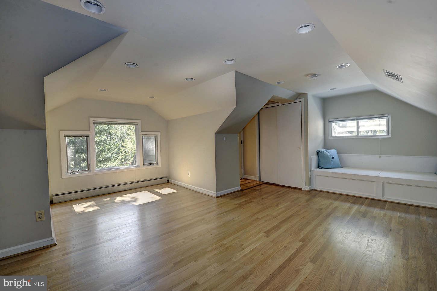 6870 Churchill Road McLean, VA 22101 - Photo 20 of 30 Bedroom