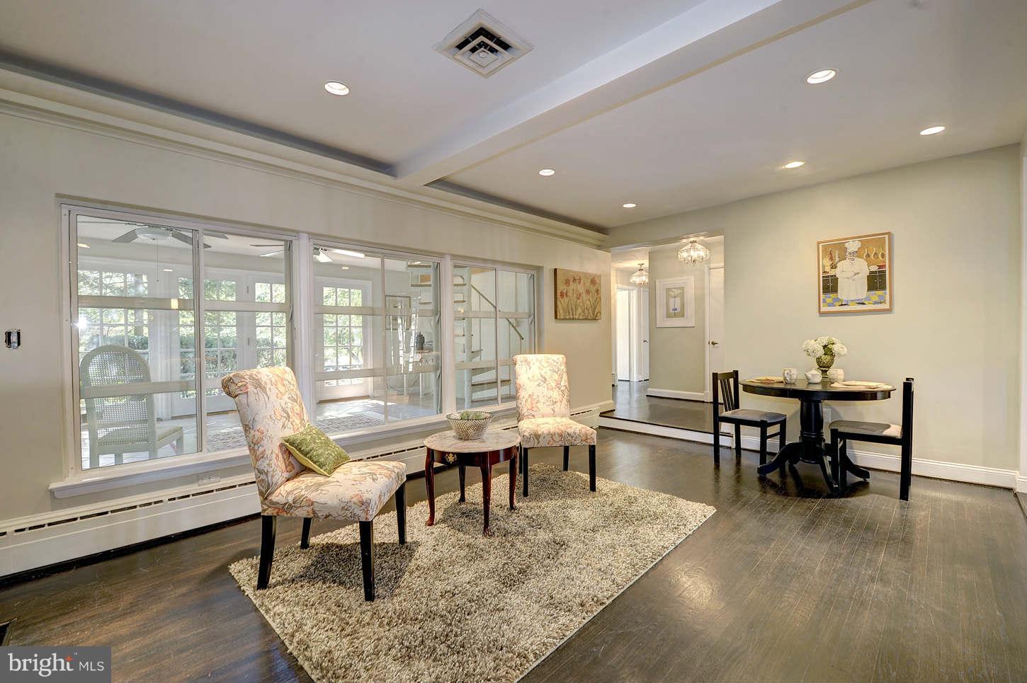 6870 Churchill Road McLean, VA 22101 - Photo 10 of 30 Family Room