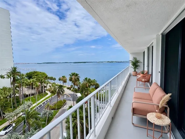 $724,900 | 200 Southeast 15th Road, Unit 9I, Miami, FL 33129