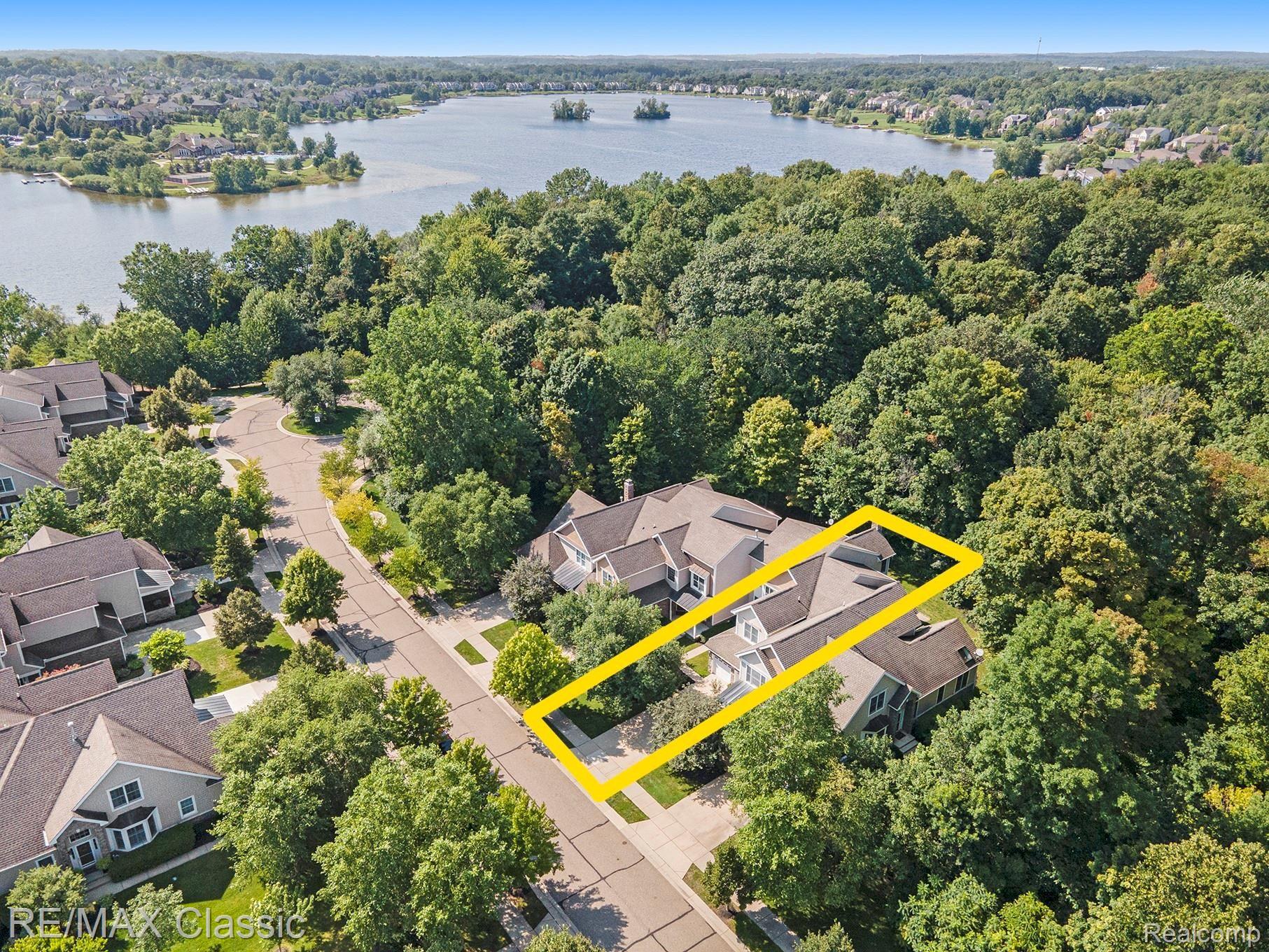 24936 Reeds Pointe Drive, Unit 43 Novi, MI 48374 - Photo 31 of 42 Aerial View 2