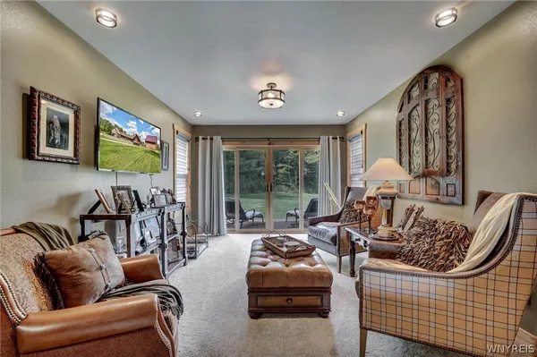 $1,590,000 | 307 Holland Road, Java, NY 14009
