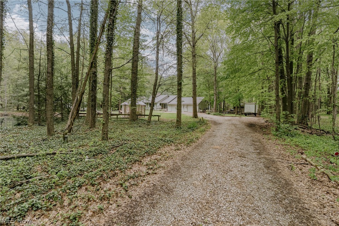 7814 Poorman Road Vermilion, OH 44089 - Photo 2 of 40