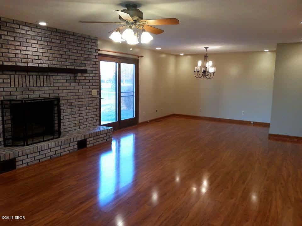 1082 Cardinal Road Carbondale, IL 62901 - Photo 4 of 19