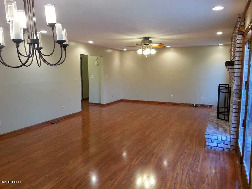 1082 Cardinal Road Carbondale, IL 62901 - Photo 5 of 19