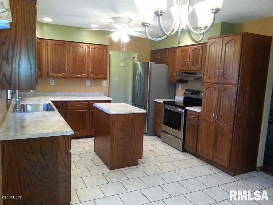 1082 Cardinal Road Carbondale, IL 62901 - Photo 8 of 19