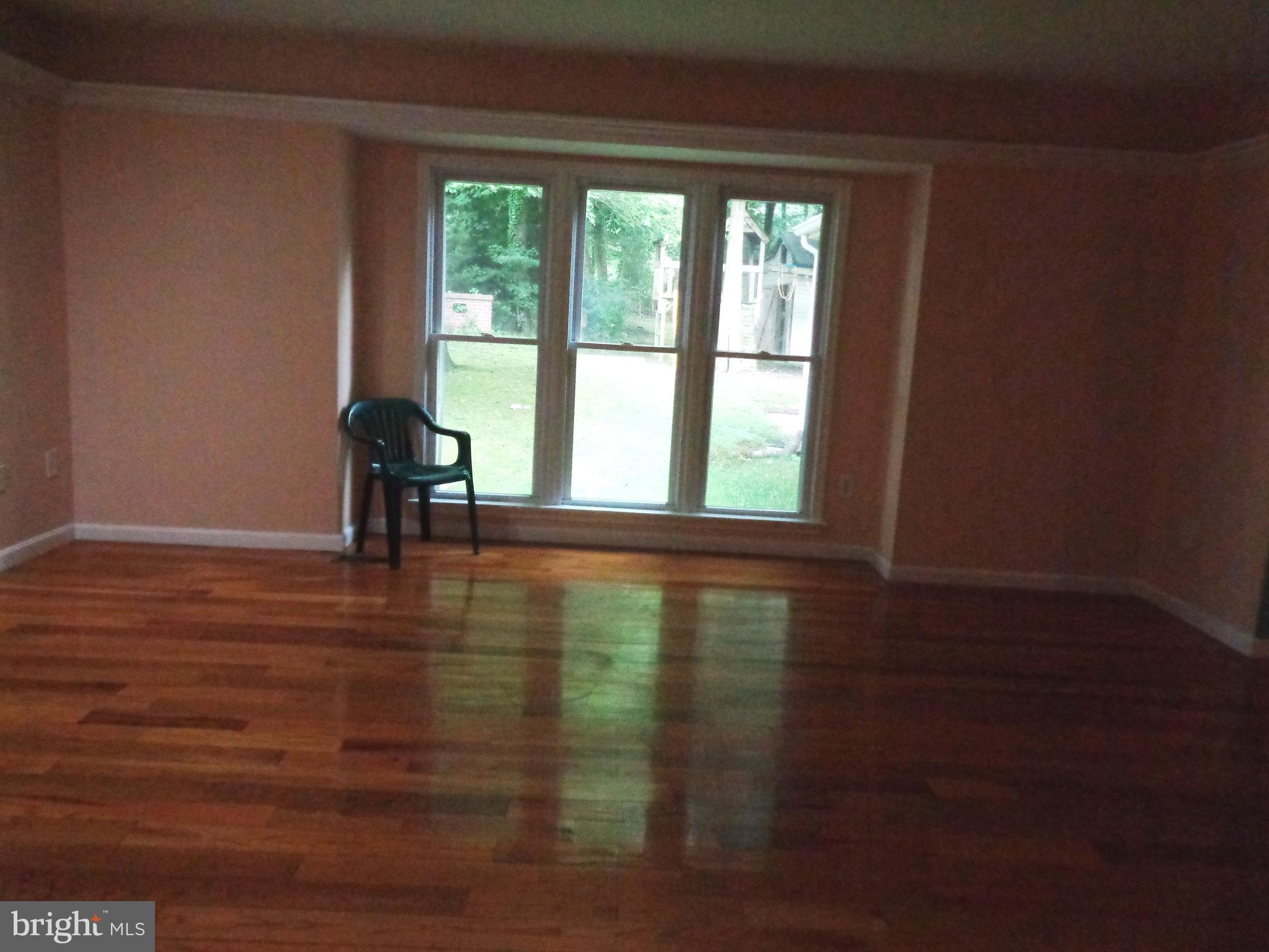 9009 Spring Avenue Lanham, MD 20706 - Photo 15 of 32