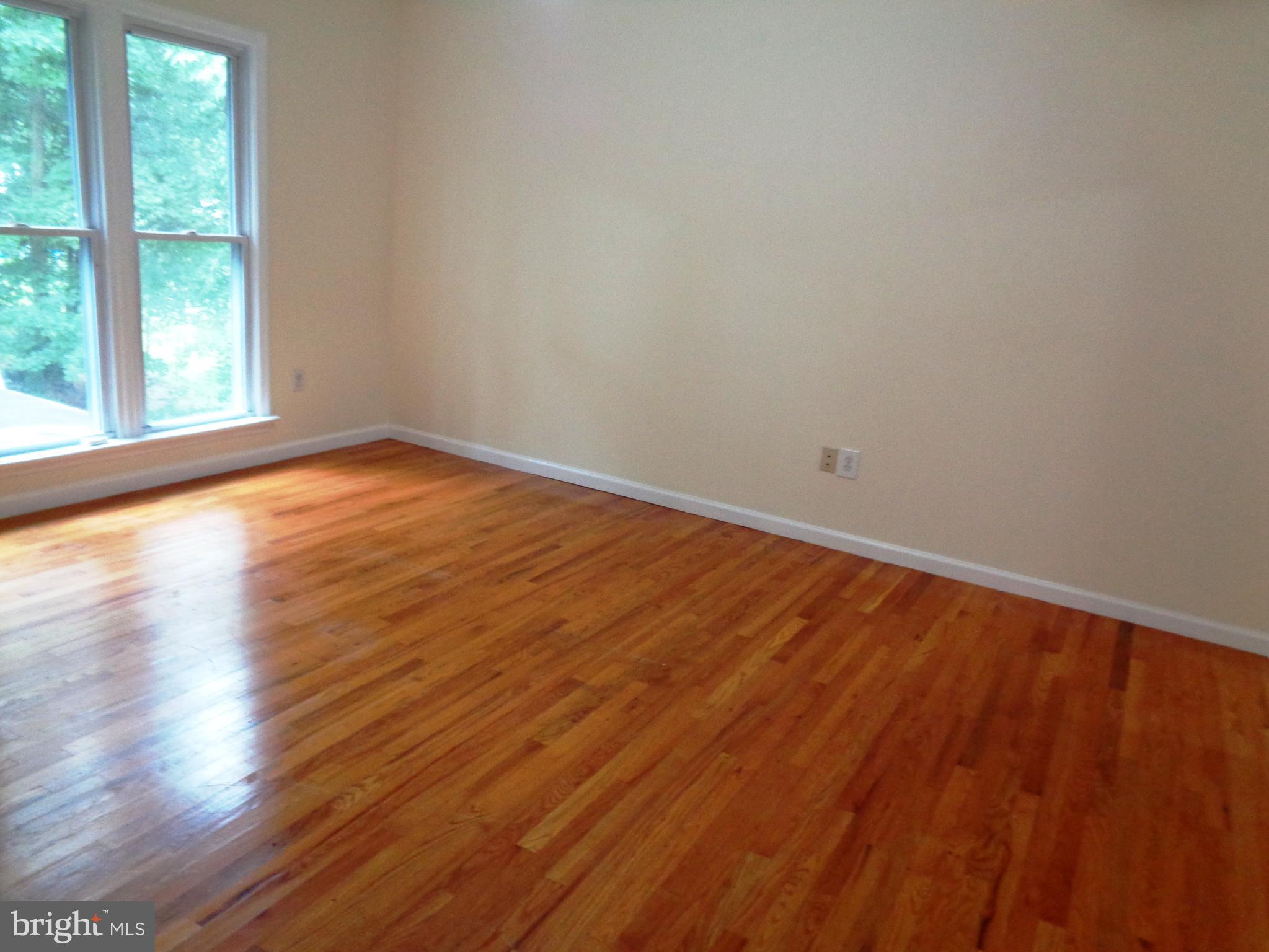 9009 Spring Avenue Lanham, MD 20706 - Photo 16 of 32