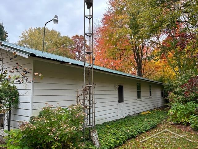 9695 North Gleaner Road Freeland, MI 48623 - Photo 3 of 16