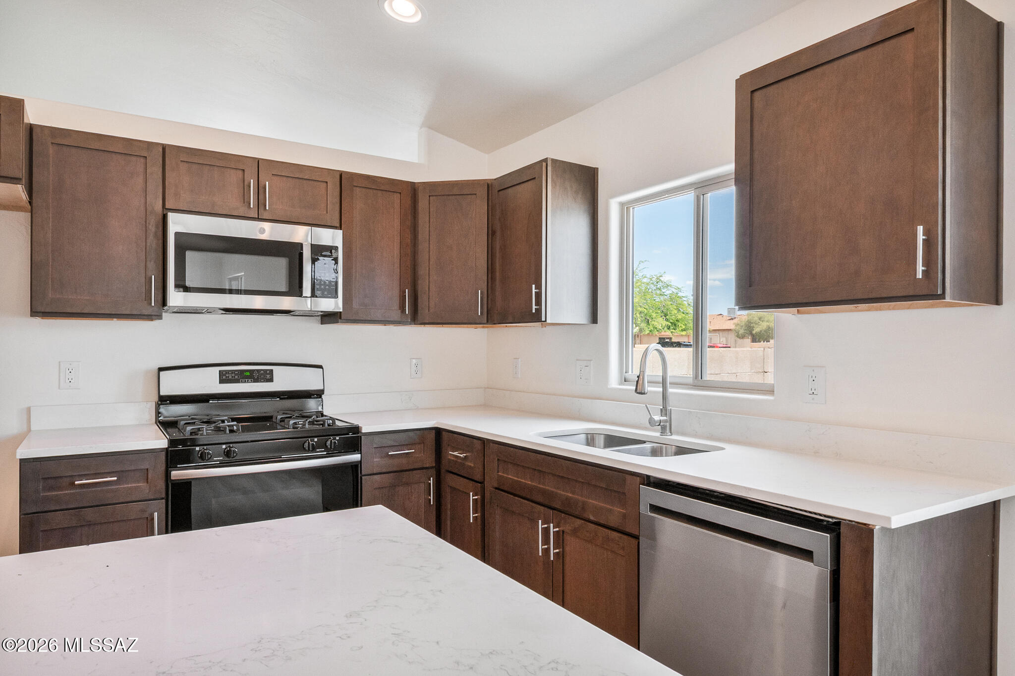 3705 West Tetakusim Road Tucson, AZ 85746 - Photo 13 of 44