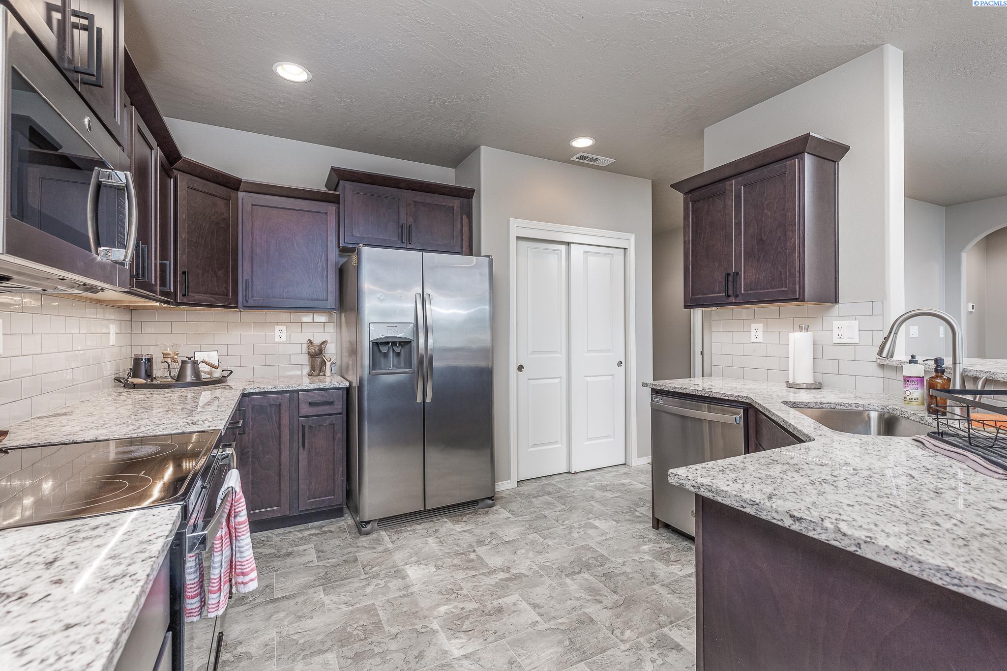 3029 Duval Loop Richland, WA 99352 - Photo 8 of 26 Gallery Image 8