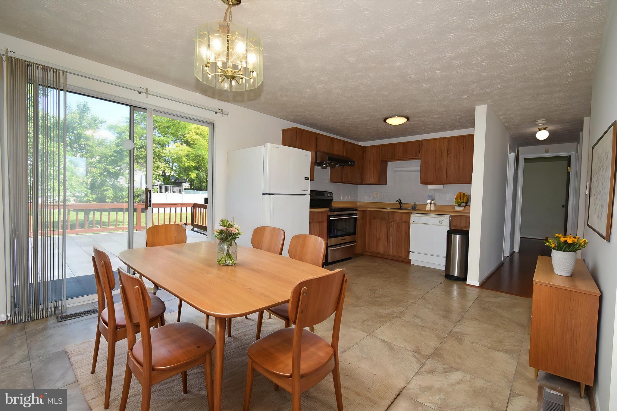 8404 Lucerne Road Randallstown, MD 21133 - Photo 17 of 39 Country Kitchen