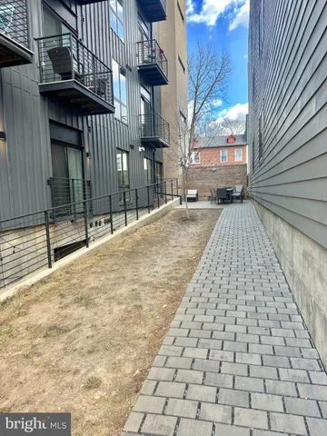 $1,995 | 1016 17th Place Northeast, Unit 2, Washington, DC 20002