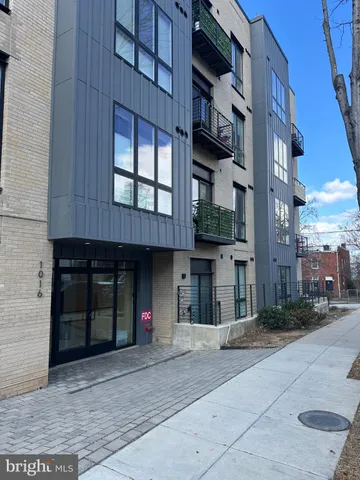 $1,995 | 1016 17th Place Northeast, Unit 2, Washington, DC 20002