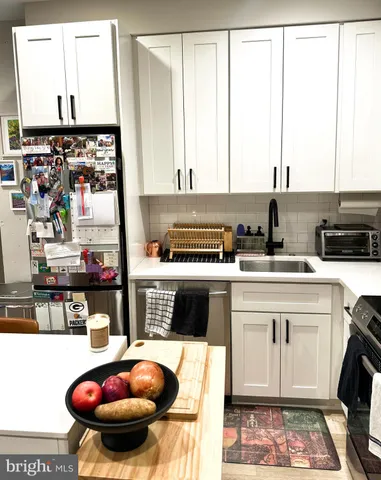 $1,995 | 1016 17th Place Northeast, Unit 2, Washington, DC 20002