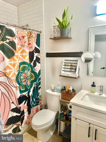 $1,995 | 1016 17th Place Northeast, Unit 2, Washington, DC 20002