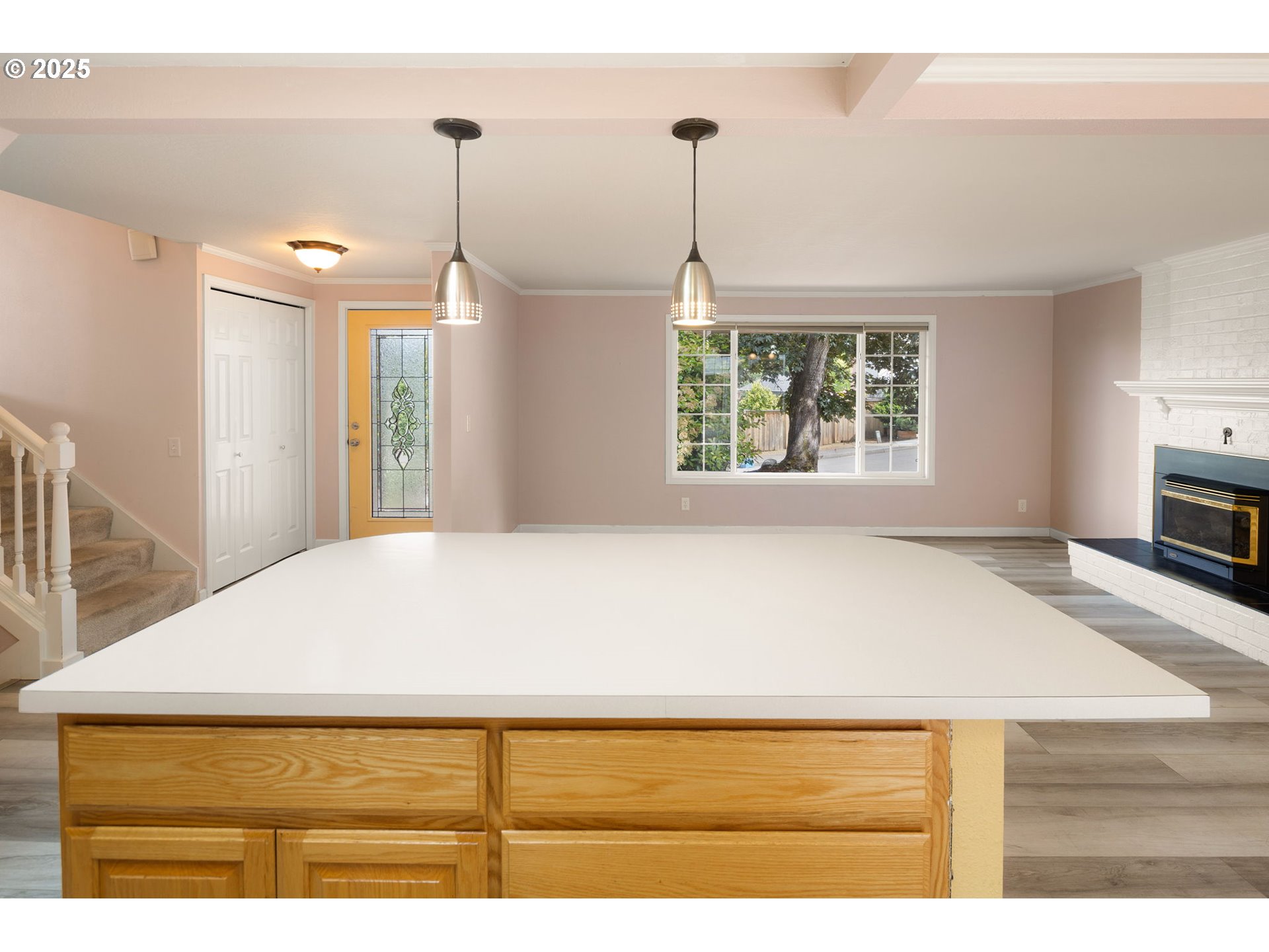 2730 Malibu Way Eugene, OR 97405 - Photo 14 of 47 a living room with a bed furniture and a window
