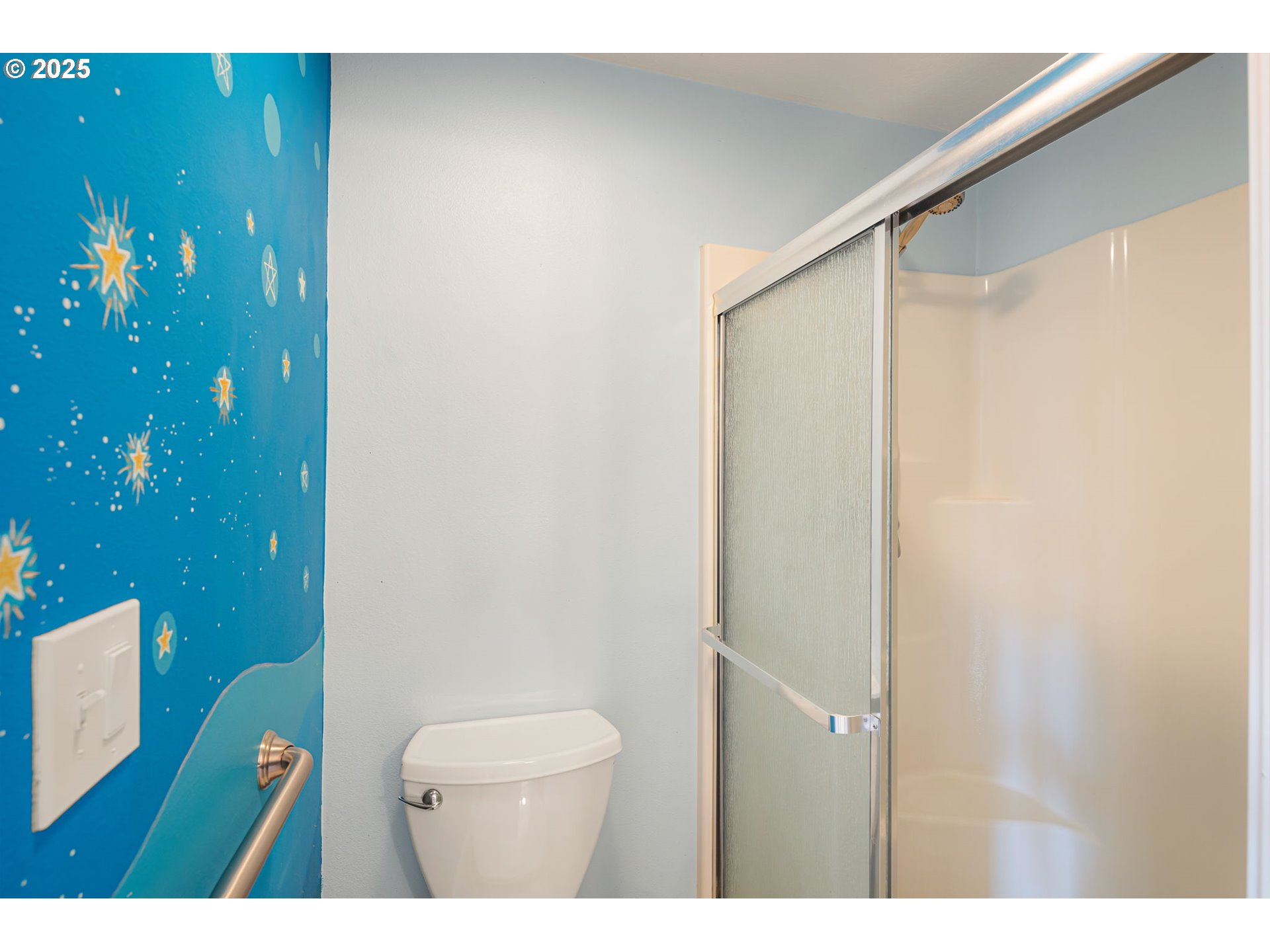 2730 Malibu Way Eugene, OR 97405 - Photo 37 of 47 a bathroom with a toilet and a shower