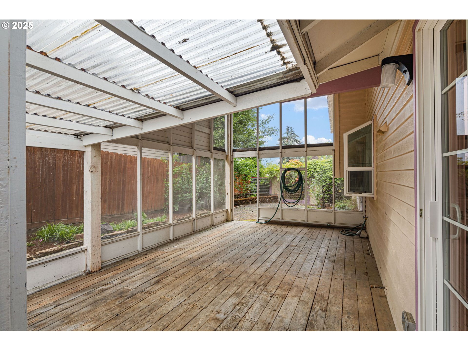 2730 Malibu Way Eugene, OR 97405 - Photo 39 of 47 a view of a porch