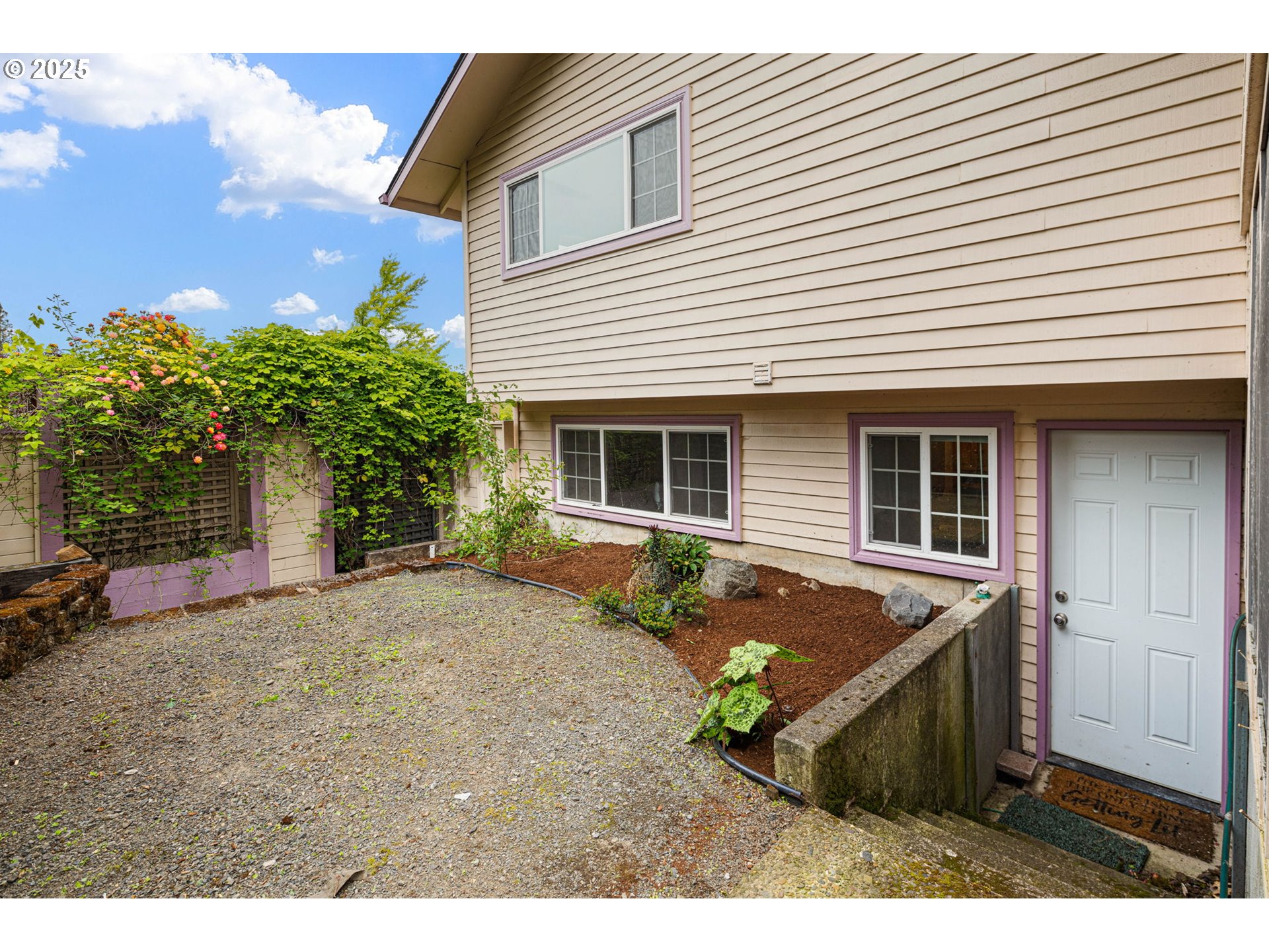 2730 Malibu Way Eugene, OR 97405 - Photo 43 of 47 a house view with a backyard space