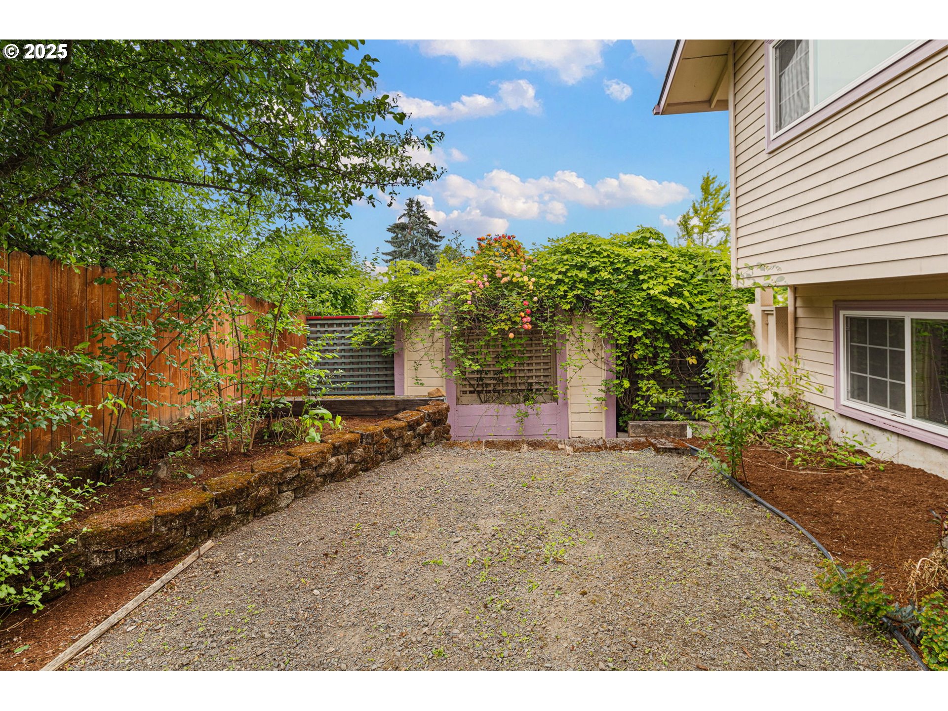2730 Malibu Way Eugene, OR 97405 - Photo 44 of 47 a view of a backyard