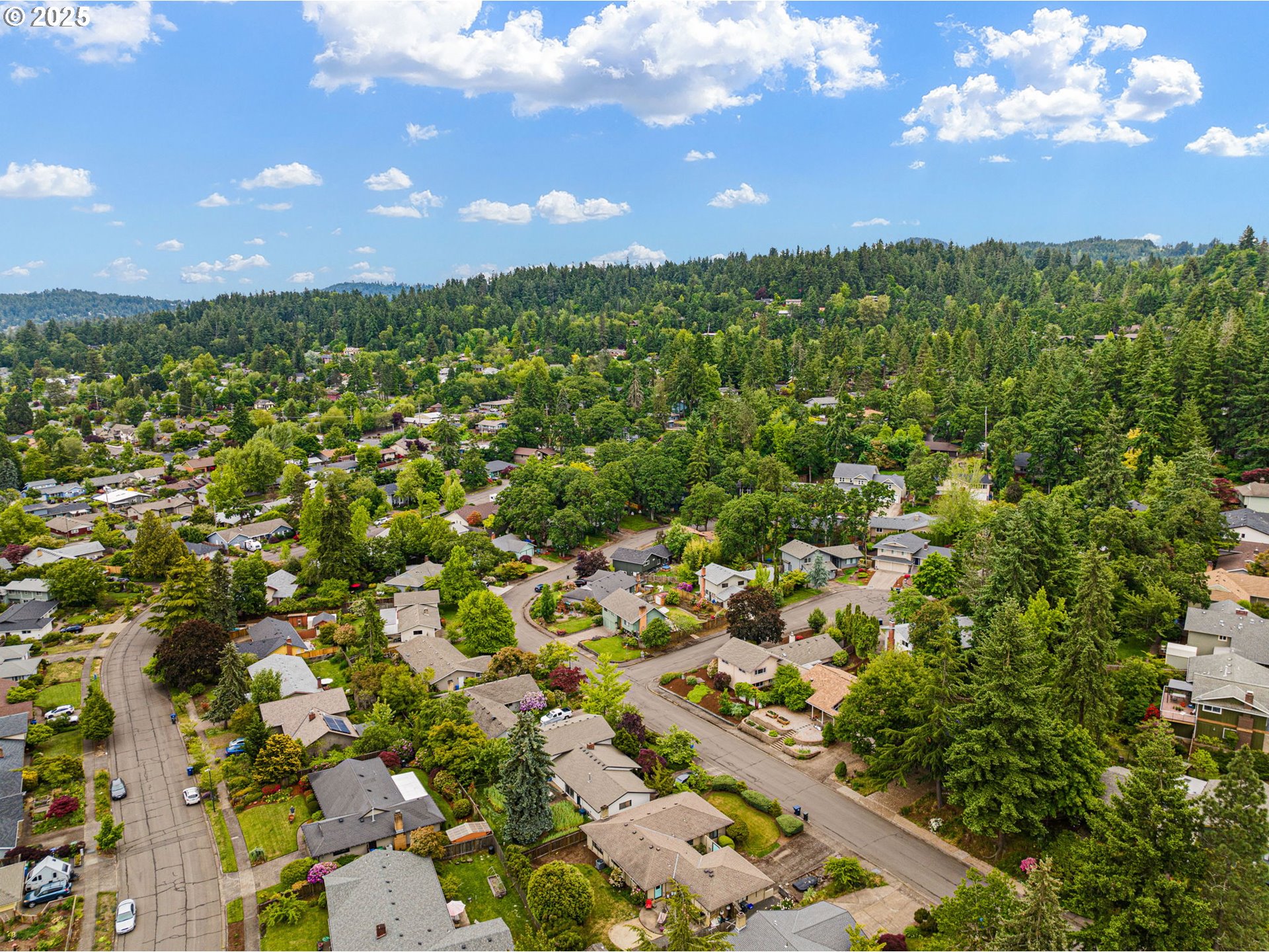 2730 Malibu Way Eugene, OR 97405 - Photo 46 of 47 a view of a city