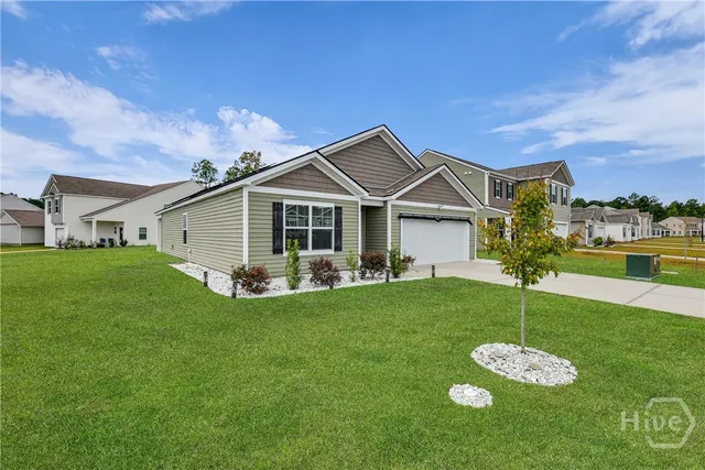 $2,300 | 233 Caribbean Village Drive, Guyton, GA 31312