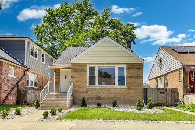 $399,950 | 4118 Prairie Avenue, Brookfield, IL 60513