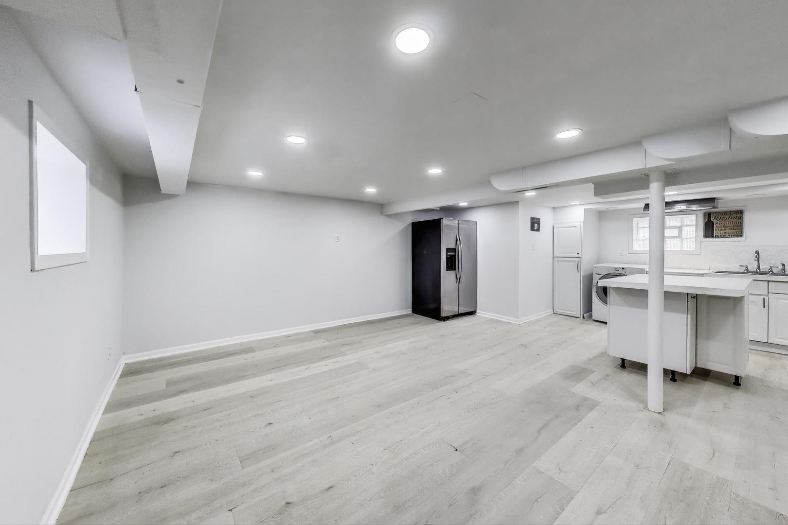 4118 Prairie Avenue Brookfield, IL 60513 - Photo 26 of 43 a view of an empty room