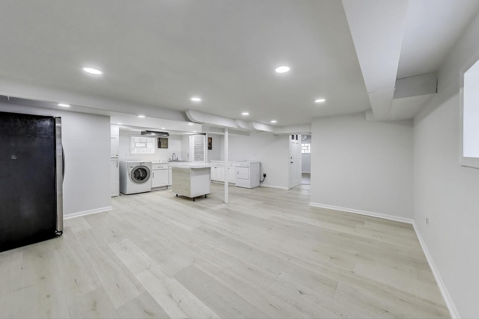 4118 Prairie Avenue Brookfield, IL 60513 - Photo 27 of 43 a view of a room with wooden floor