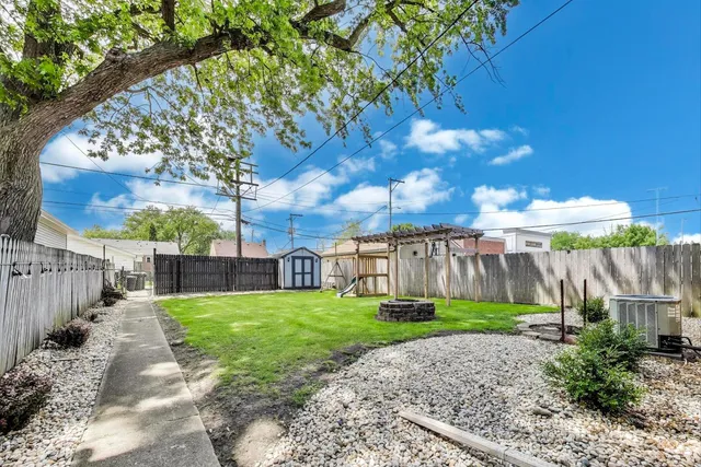 $399,950 | 4118 Prairie Avenue, Brookfield, IL 60513