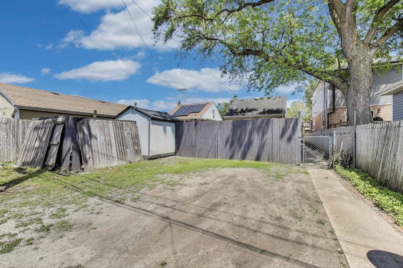 4118 Prairie Avenue Brookfield, IL 60513 - Photo 40 of 43 a view of outdoor space and yard