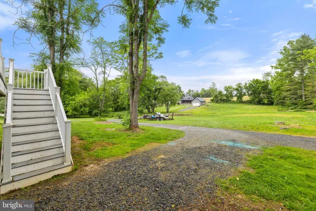 $700,000 | 8558-8560 Opal Road, Warrenton, VA 20186