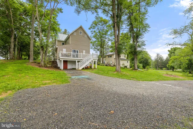 $700,000 | 8558-8560 Opal Road, Warrenton, VA 20186