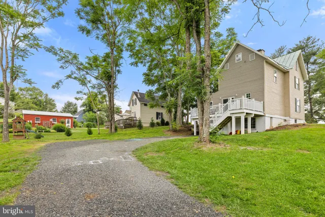 $700,000 | 8558-8560 Opal Road, Warrenton, VA 20186