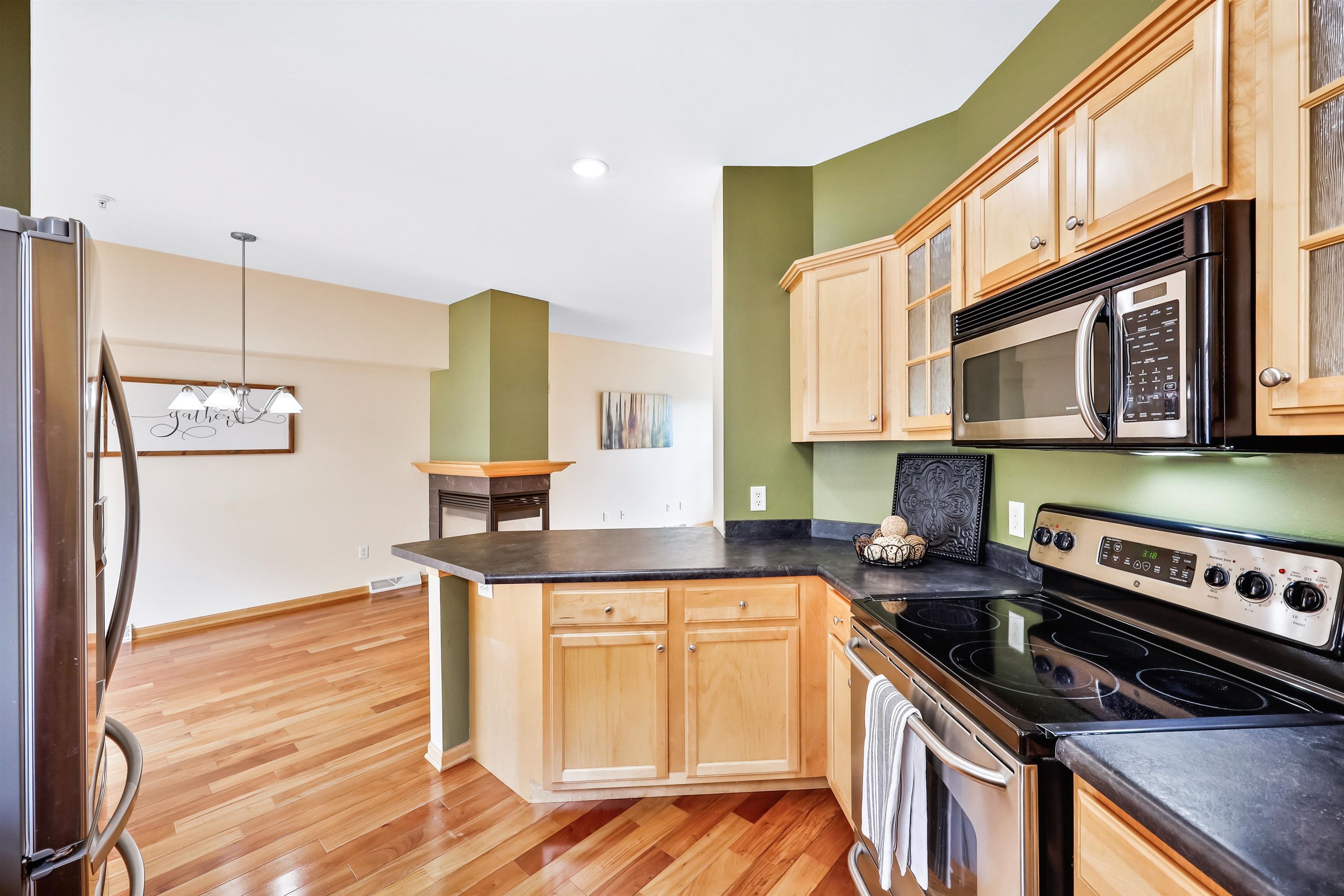 72 S Gardens Fitchburg, WI 53711 - Photo 14 of 40