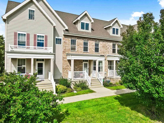 $345,000 | 72 S Gardens, Fitchburg, WI 53711