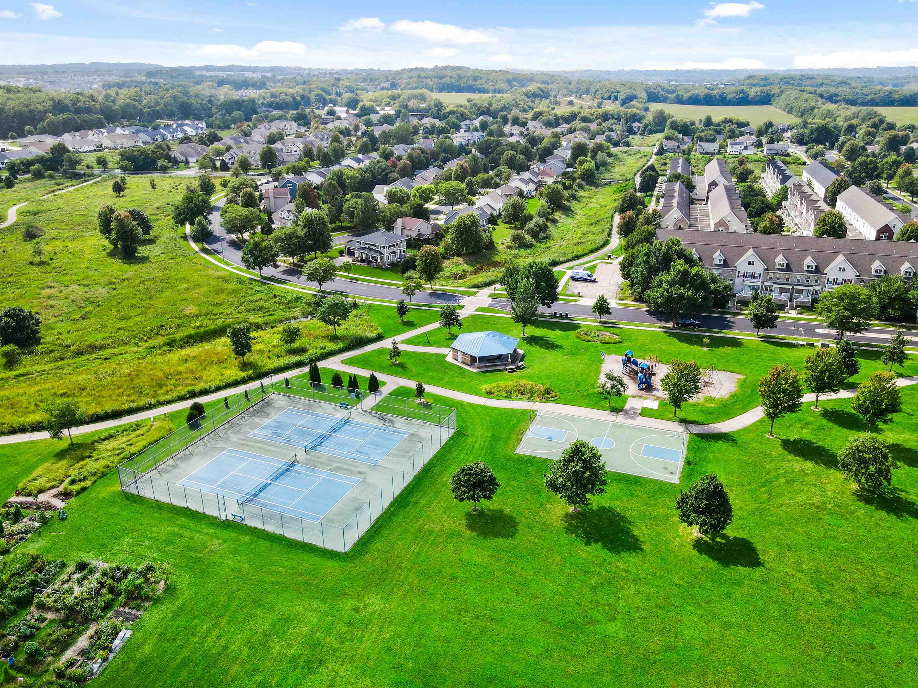 72 S Gardens Fitchburg, WI 53711 - Photo 33 of 40