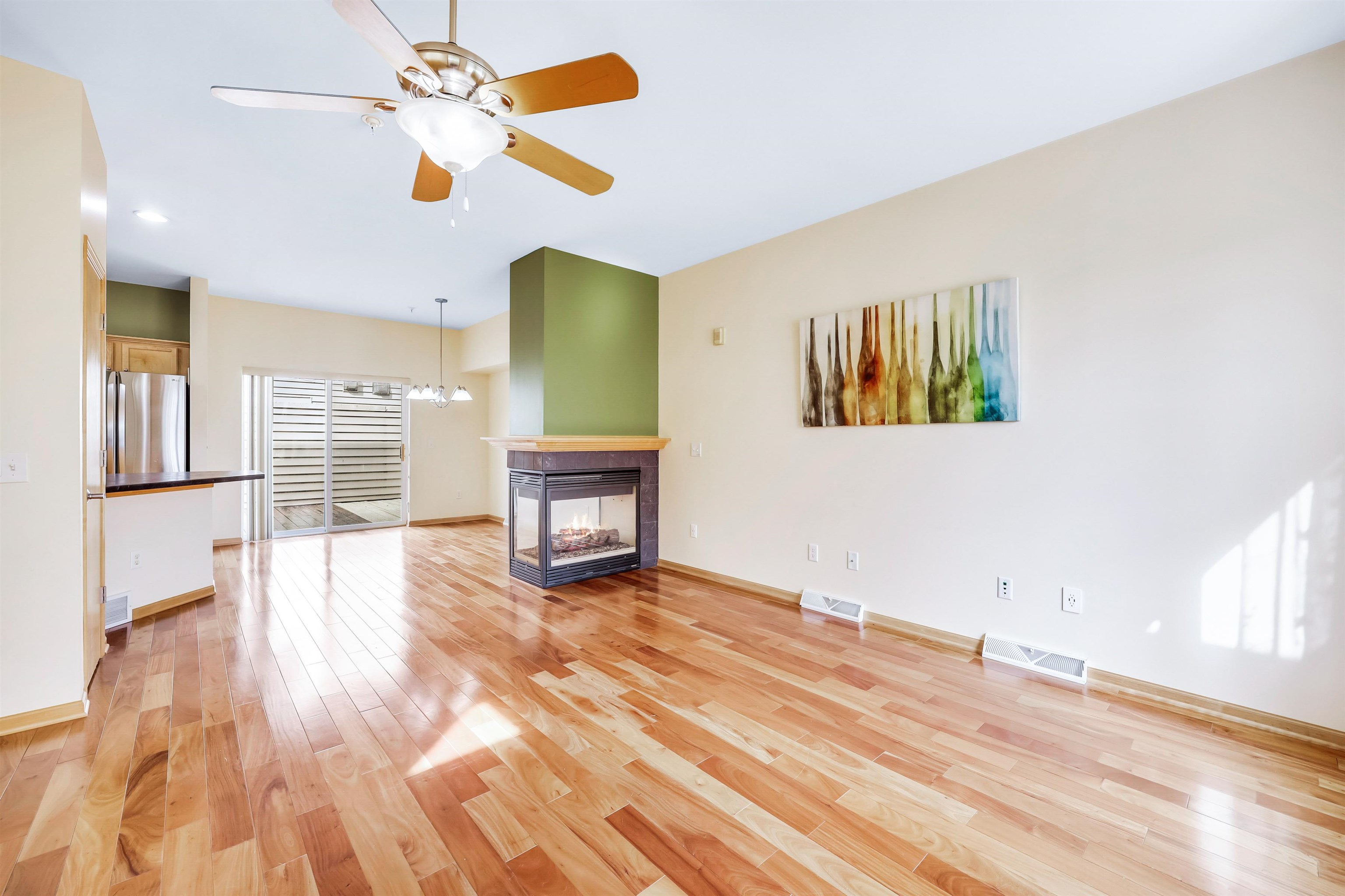 72 S Gardens Fitchburg, WI 53711 - Photo 4 of 40