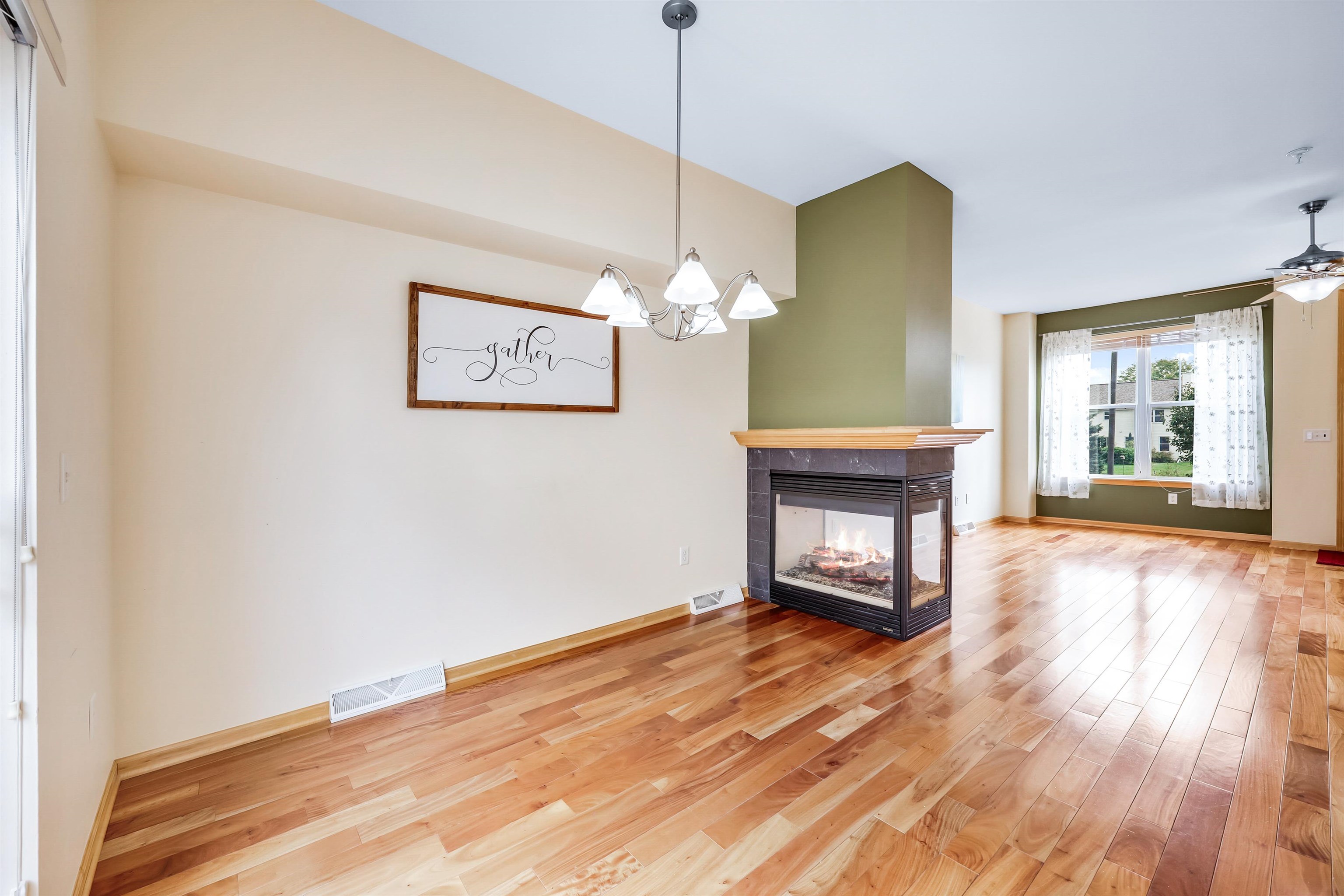 72 S Gardens Fitchburg, WI 53711 - Photo 9 of 40