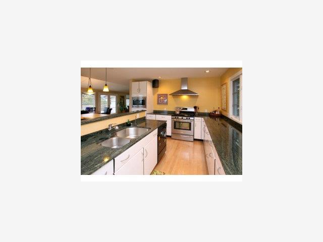 107 Pasture Road Santa Cruz, CA 95060 - Photo 3 of 9 Gallery Image 3