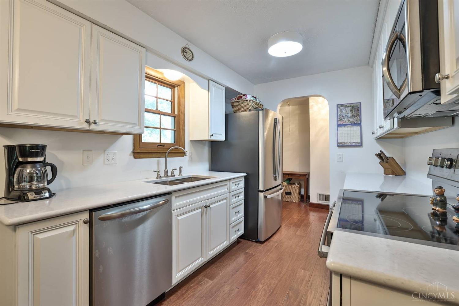 9781 Weik Road Cincinnati, OH 45252 - Photo 6 of 38 Gallery Image 6